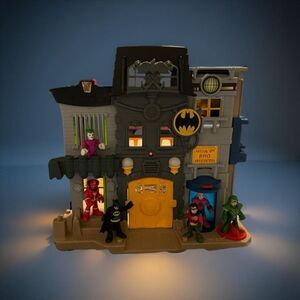 Fisher Price Imaginext DC Super Friends Batman Gotham City Police Dept Set